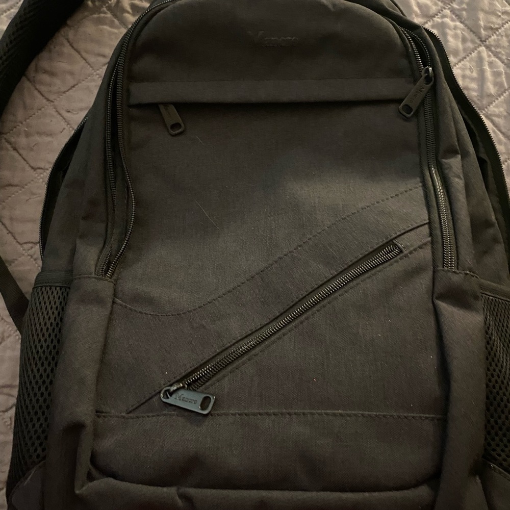 Back pack - Picture 3 of 4